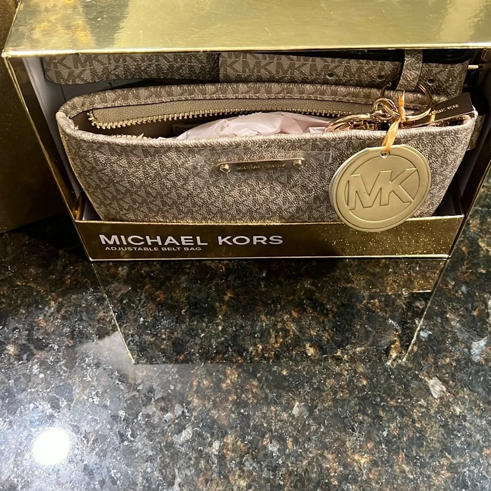 Michael Kors Gold and Brown Belt Bag /Crossbody - Picture 4 of 5